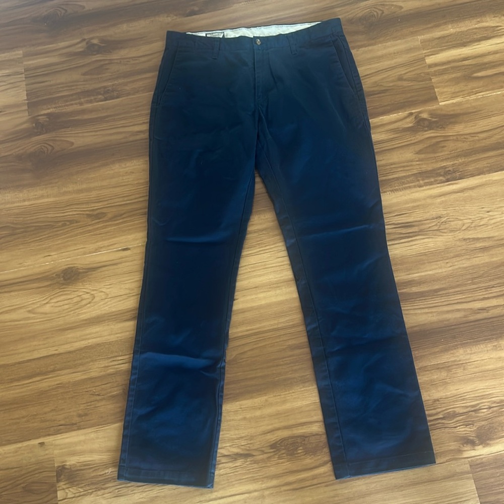 Volcom Navy Blue Khaki Straight Leg Pants Men's Size 33 x 32